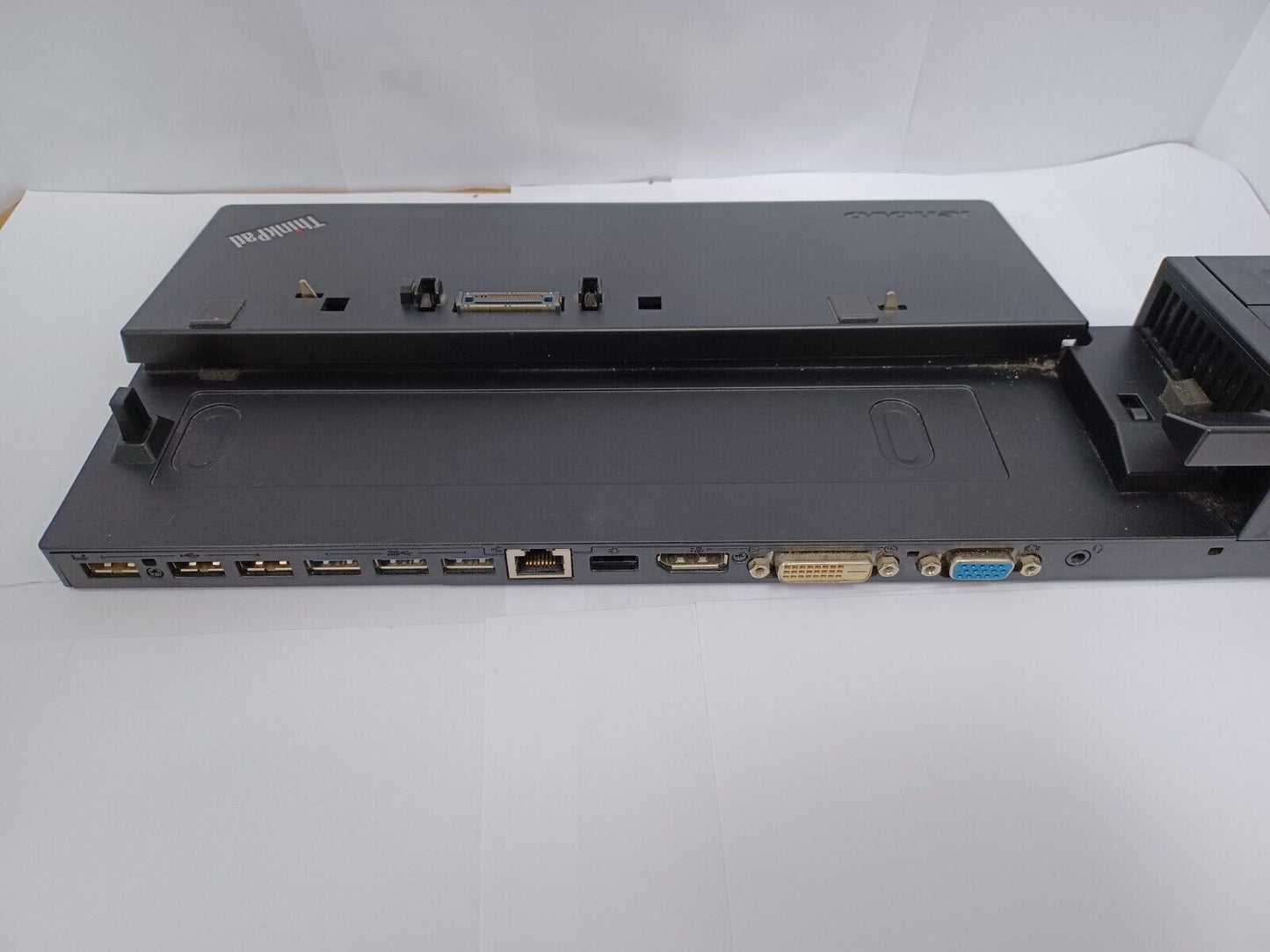 Lenovo ThinkPad Pro 40A1 Dock sd20F82751 Docking Station + 65W Power Adapter