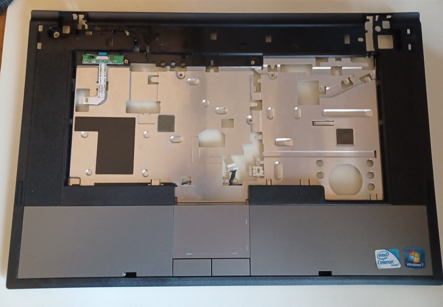 Dell Latitude E5510 Series 0GH8CC Palmrest with Touchpad and screws