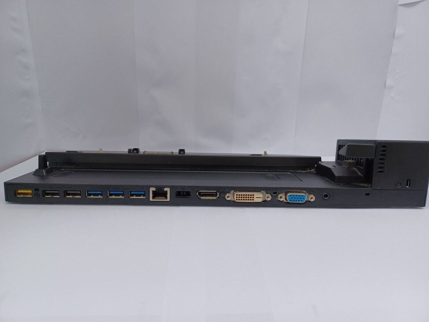Lenovo ThinkPad Pro 40A1 Dock sd20F82751 Docking Station + 65W Power Adapter